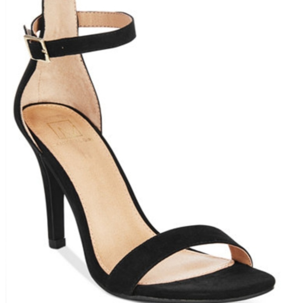 BNWT. Black sandles...